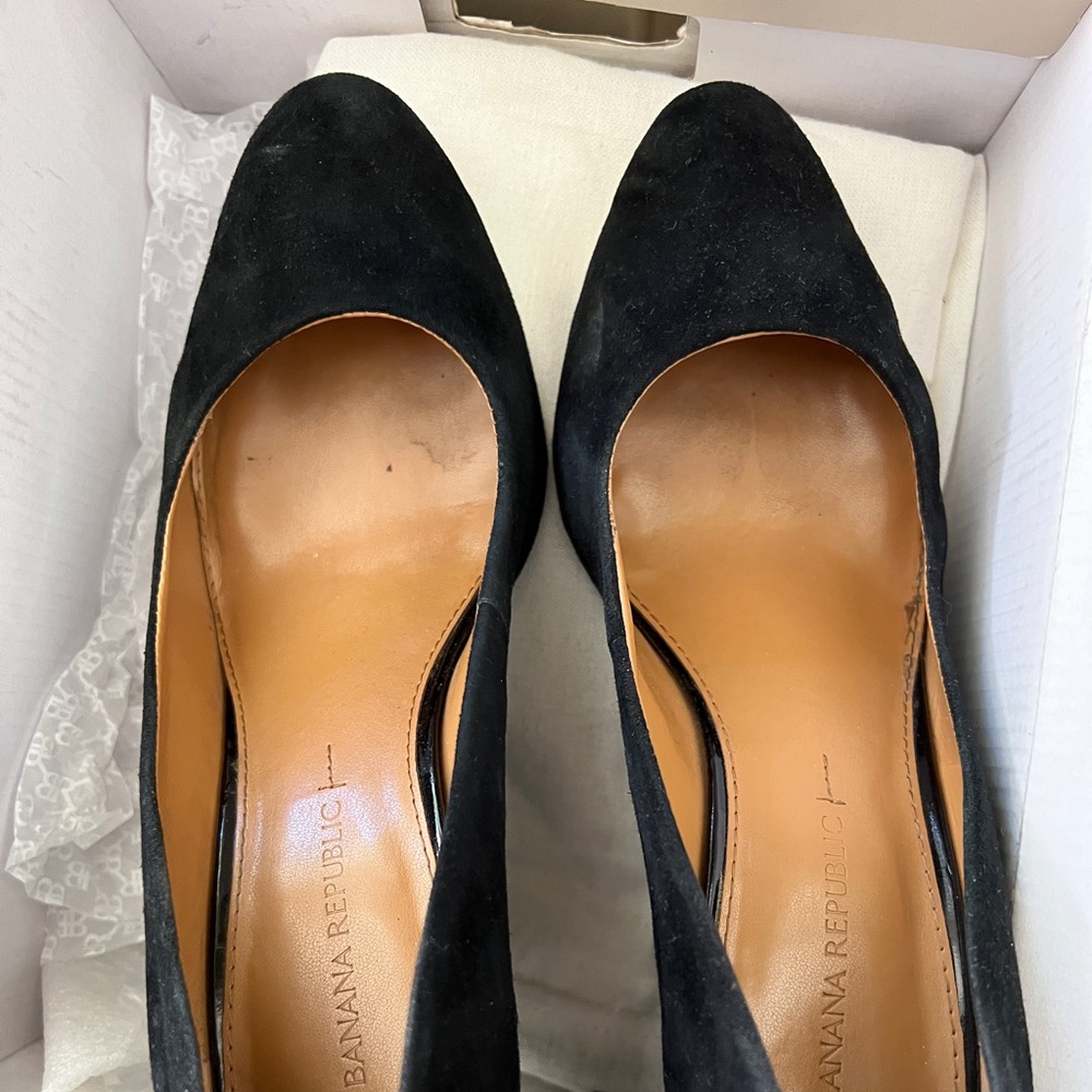 Black suede wedges - banana republic